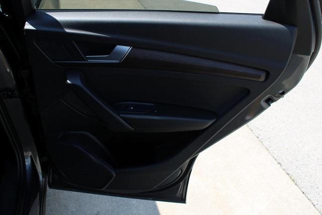 Photo of 2024 Daytona Gray Pearl Effect Audi Q5