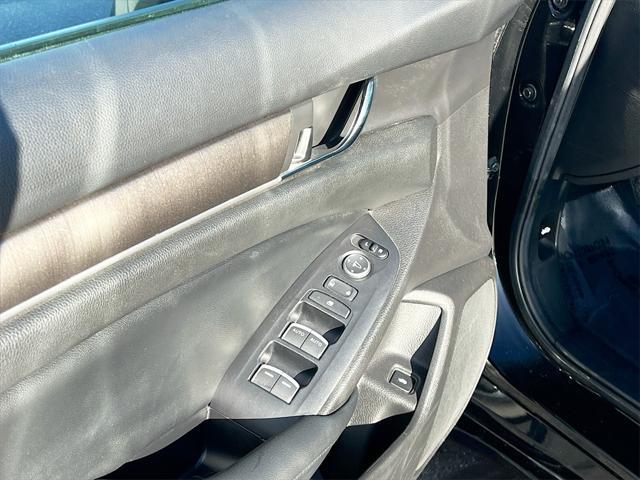 Photo of 2021 Crystal Black Pearl Honda Accord Hybrid