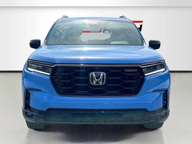 Photo of 2025 Light Blue Honda Pilot