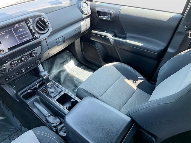 Photo of 2020 Super White Toyota Tacoma