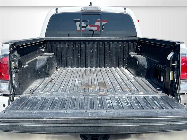 Photo of 2020 Super White Toyota Tacoma