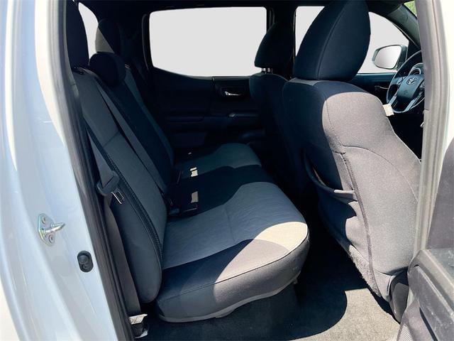 Photo of 2020 Super White Toyota Tacoma