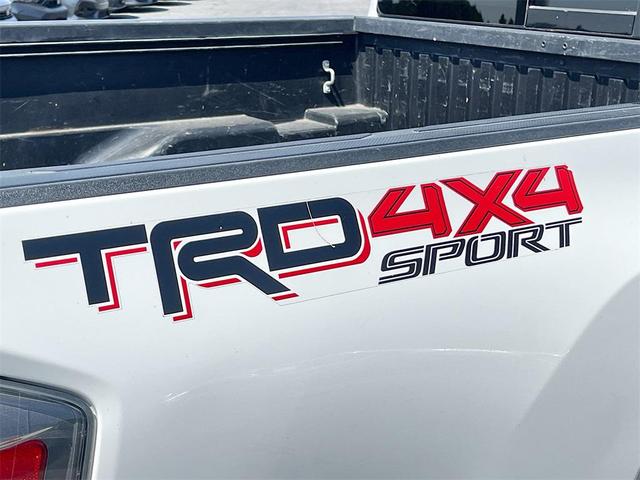Photo of 2020 Super White Toyota Tacoma