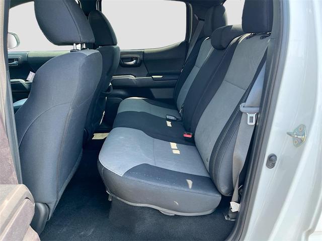 Photo of 2020 Super White Toyota Tacoma