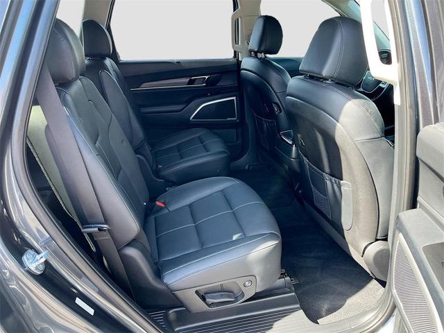 Photo of 2022 Gravity Grey Kia Telluride