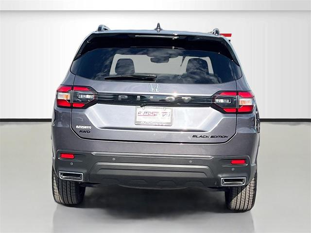 Photo of 2025 Crystal Black Pearl Honda Pilot