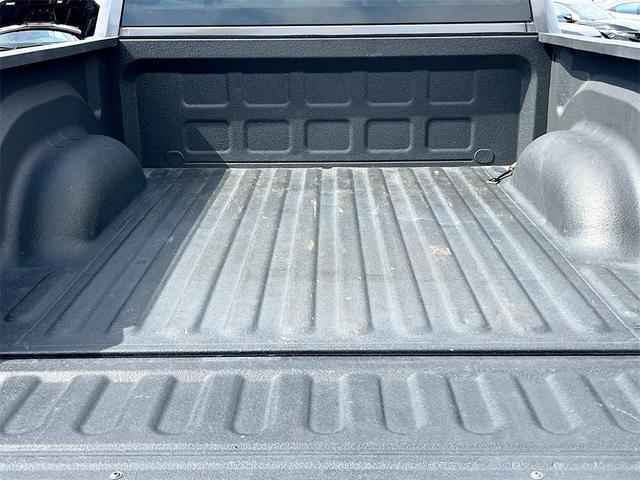 Photo of 2019 Brilliant Black Crystal Pearlcoat RAM 1500