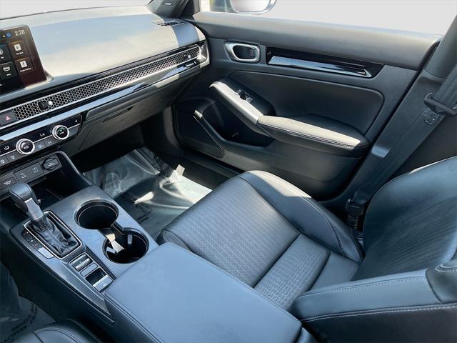 Photo of 2025 Solar Silver Metallic Honda Civic Hybrid