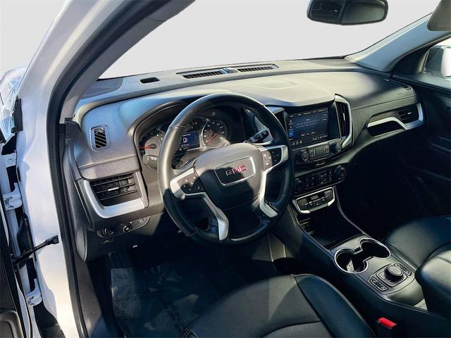 Photo of 2024 Summit White GMC Terrain