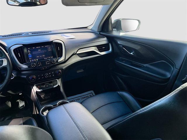 Photo of 2024 Summit White GMC Terrain