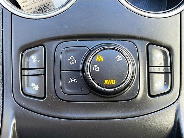 Photo of 2024 Summit White GMC Terrain