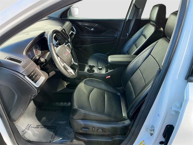 Photo of 2024 Summit White GMC Terrain