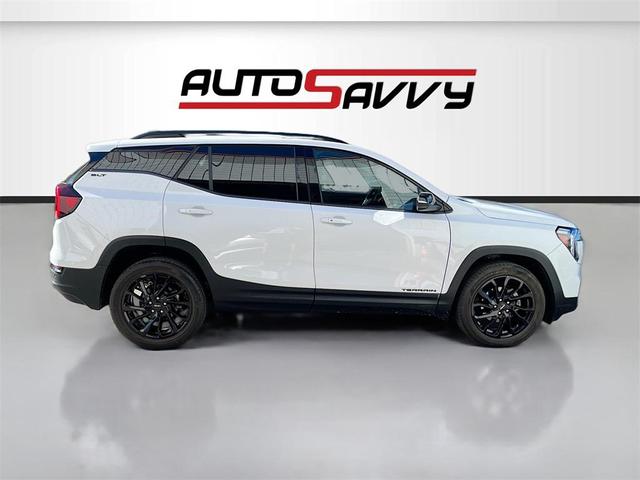 Photo of 2024 Summit White GMC Terrain