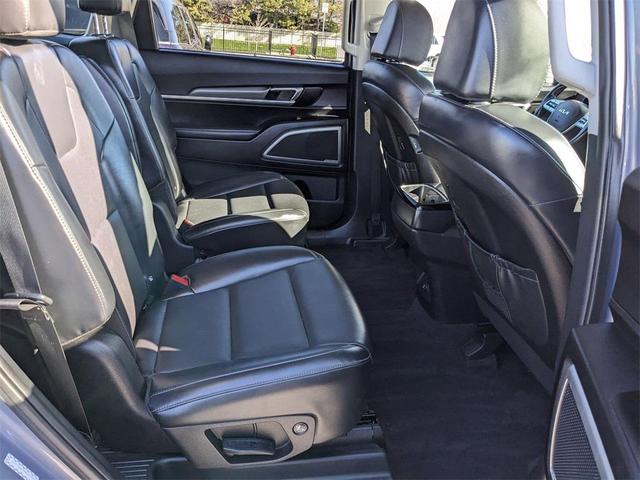 Photo of 2022 Everlasting Silver Kia Telluride