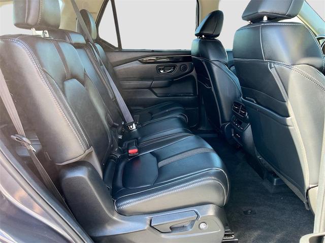 Photo of 2025 Charcoal Honda Pilot