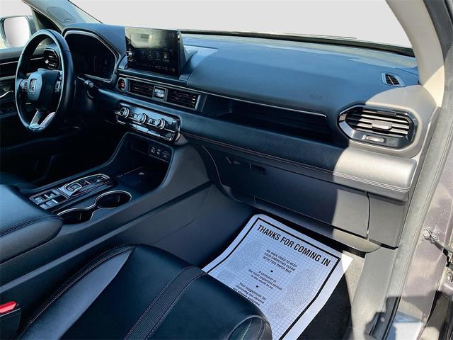 Photo of 2025 Charcoal Honda Pilot
