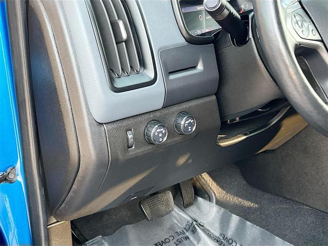 Photo of 2022 Bright Blue Metallic Chevrolet Colorado