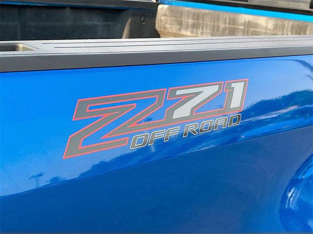 Photo of 2022 Bright Blue Metallic Chevrolet Colorado