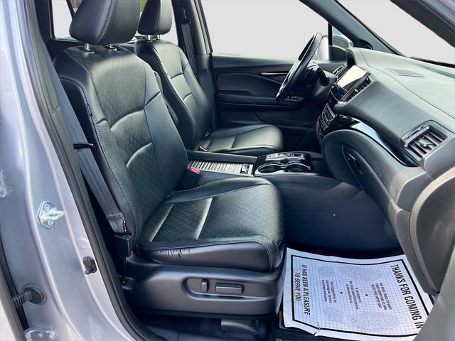 Photo of 2021 Lunar Silver Metallic Honda Passport