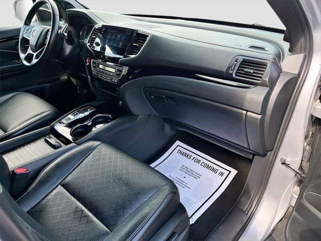 Photo of 2021 Lunar Silver Metallic Honda Passport
