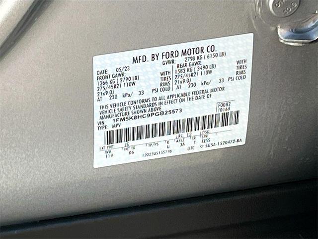 Photo of 2023 Iconic Silver Metallic Ford Explorer