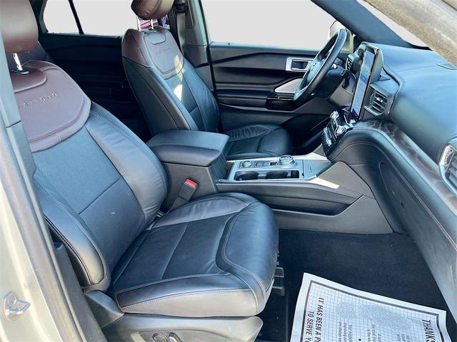 Photo of 2023 Iconic Silver Metallic Ford Explorer