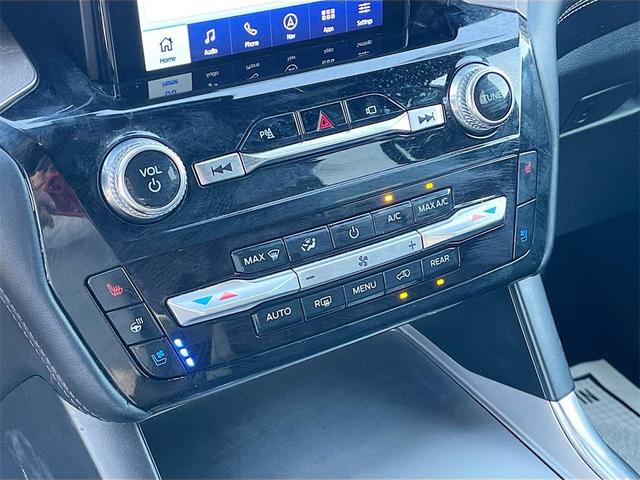 Photo of 2023 Iconic Silver Metallic Ford Explorer