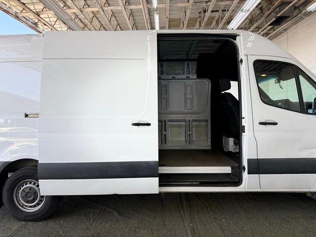 Photo of 2022 White Mercedes-Benz Sprinter 2500