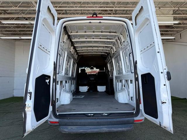 Photo of 2022 White Mercedes-Benz Sprinter 2500