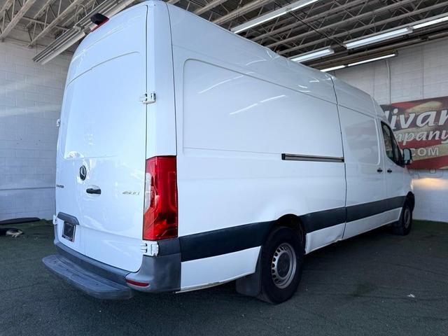 Photo of 2022 White Mercedes-Benz Sprinter 2500