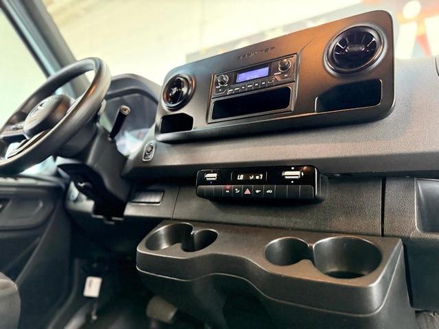 Photo of 2022 White Mercedes-Benz Sprinter 2500