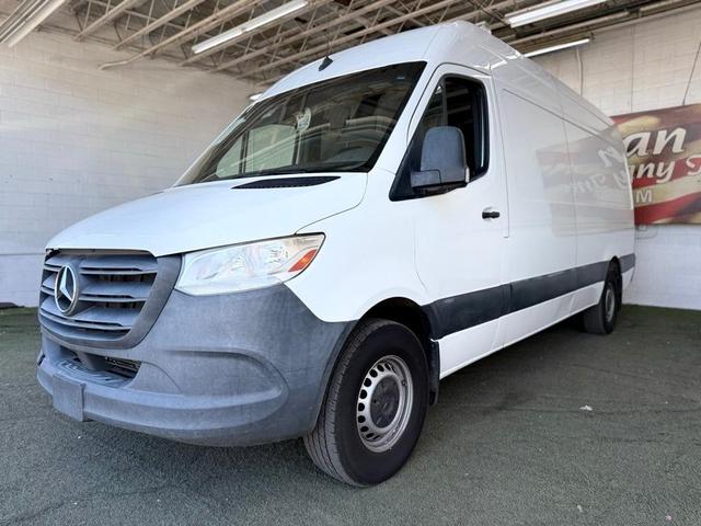 Photo of 2022 White Mercedes-Benz Sprinter 2500