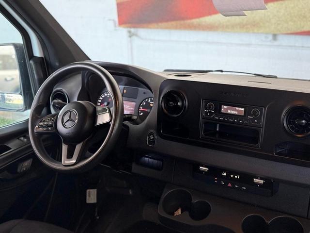 Photo of 2022 White Mercedes-Benz Sprinter 2500