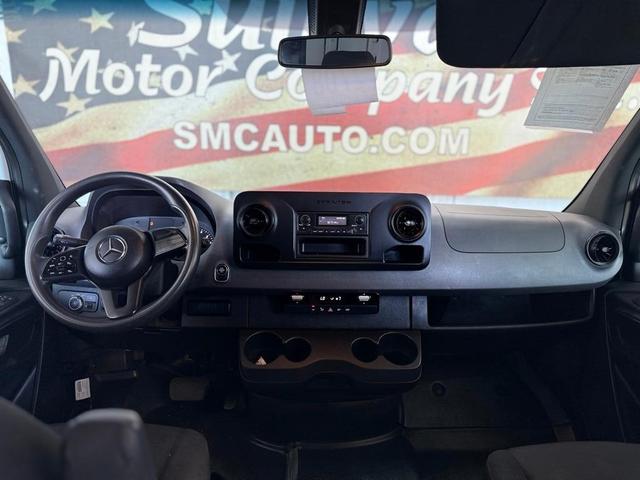 Photo of 2022 White Mercedes-Benz Sprinter 2500