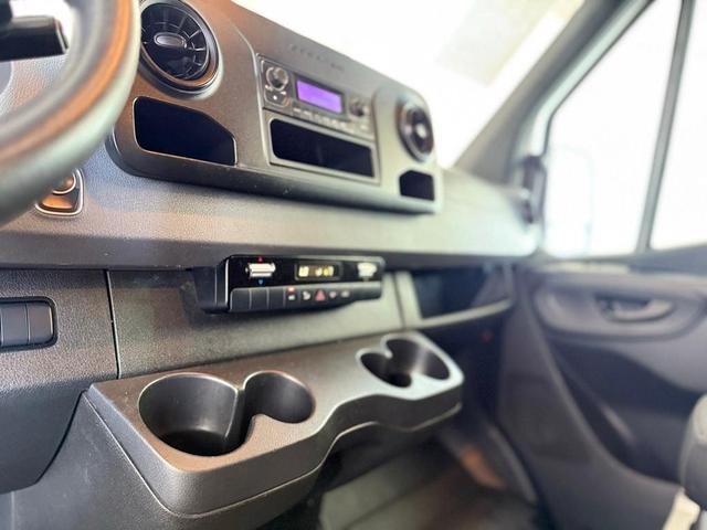 Photo of 2022 White Mercedes-Benz Sprinter 2500