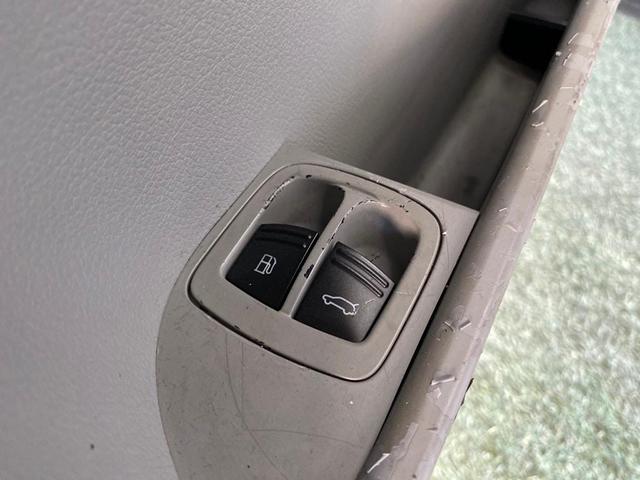 Photo of 2004 Titanium Porsche Cayenne