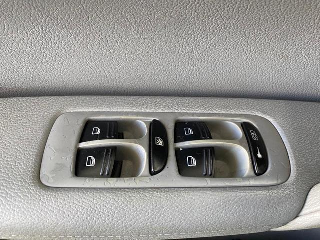 Photo of 2004 Titanium Porsche Cayenne
