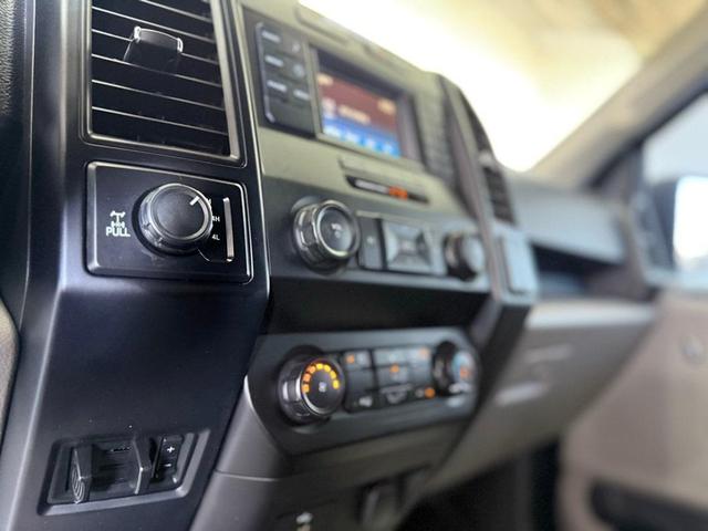 Photo of 2017 Oxford White Ford F-150
