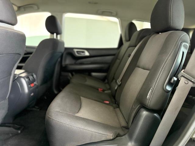 Photo of 2020 Magnetic Black Nissan Pathfinder