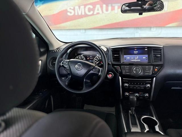 Photo of 2020 Magnetic Black Nissan Pathfinder
