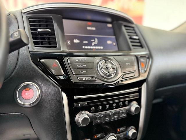 Photo of 2020 Magnetic Black Nissan Pathfinder