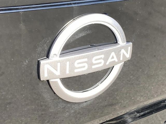 Photo of 2025 Super Black Nissan Frontier