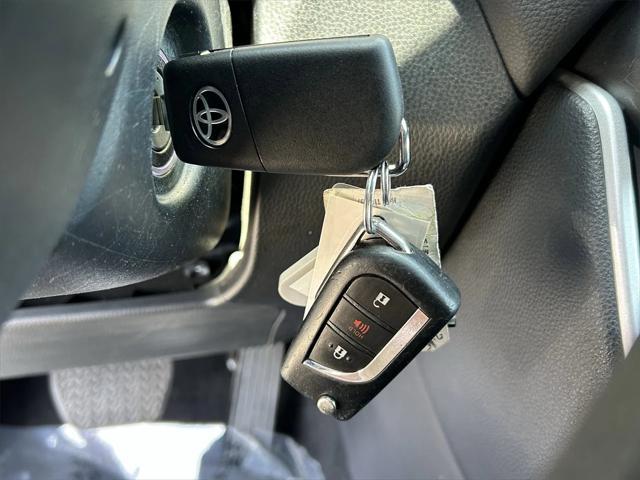 Photo of 2023 Silver Sky Toyota RAV4 Hybrid