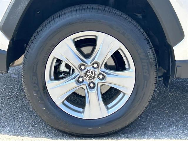 Photo of 2023 Silver Sky Toyota RAV4 Hybrid