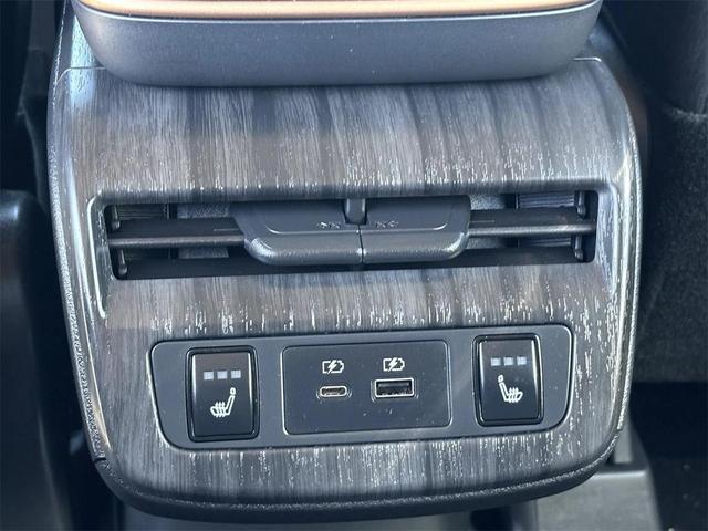 Photo of 2023 Black Diamond Pearl Nissan ARIYA