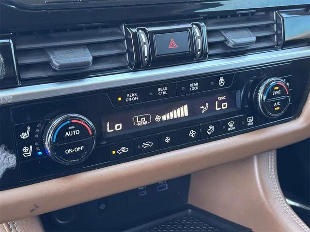 Photo of 2022 Super Black Nissan Pathfinder
