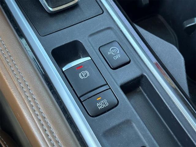Photo of 2022 Super Black Nissan Pathfinder