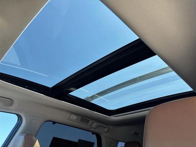 Photo of 2022 Super Black Nissan Pathfinder