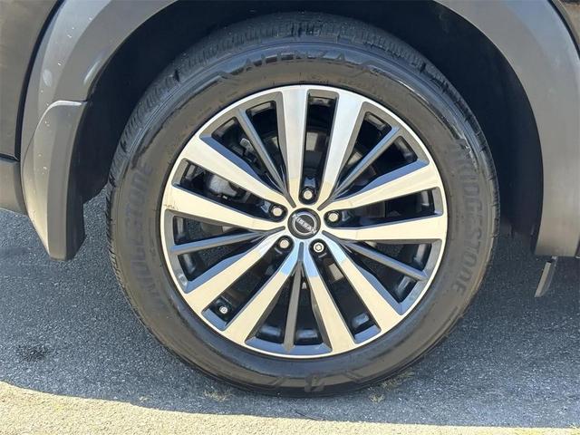 Photo of 2022 Super Black Nissan Pathfinder