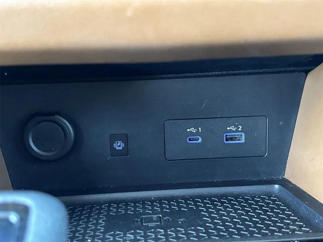 Photo of 2022 Super Black Nissan Pathfinder